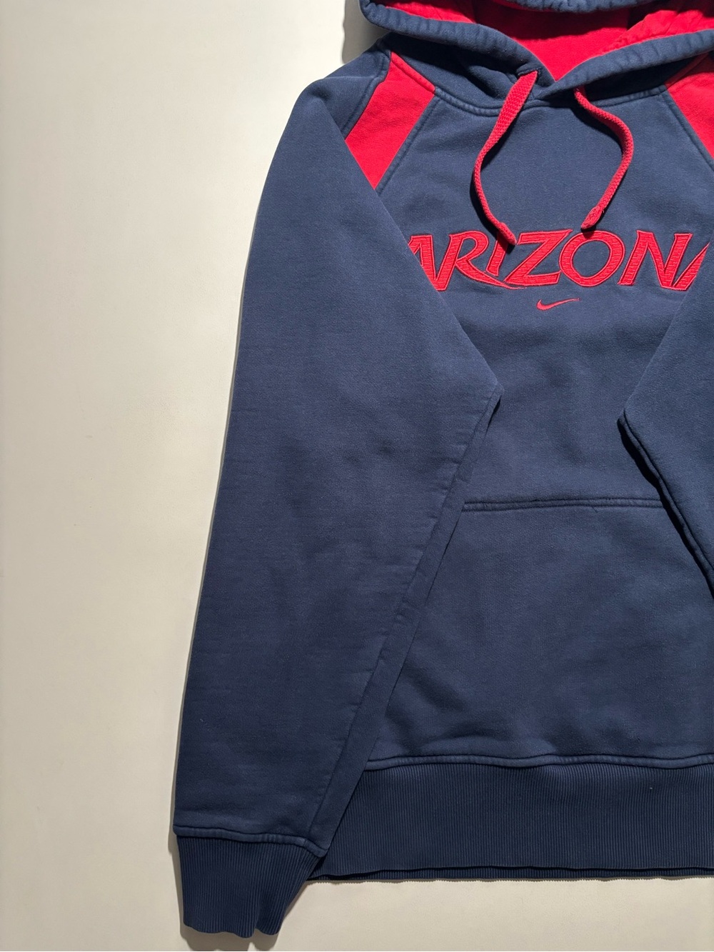 Vintage Nike Arizona wildcats UofA Crewneck Hoodie - Navy & Red two tone hoodie - Picture 3 of 12